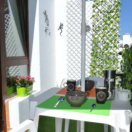 Aloha Apartment *